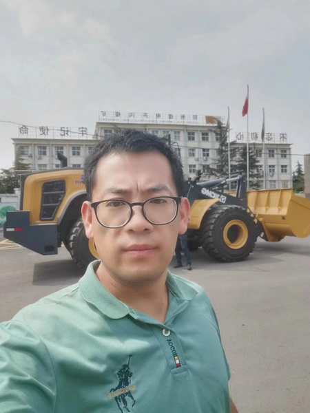 开云足球徐工装载机销售经理